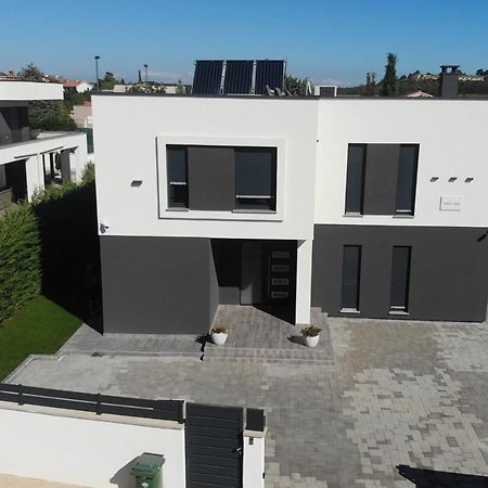Villa Ula In Pula With Heated Pool And Sauna Luaran gambar
