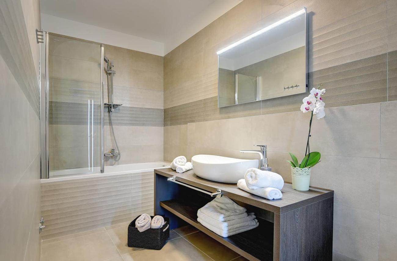 Villa Ula In Pula With Heated Pool And Sauna Luaran gambar
