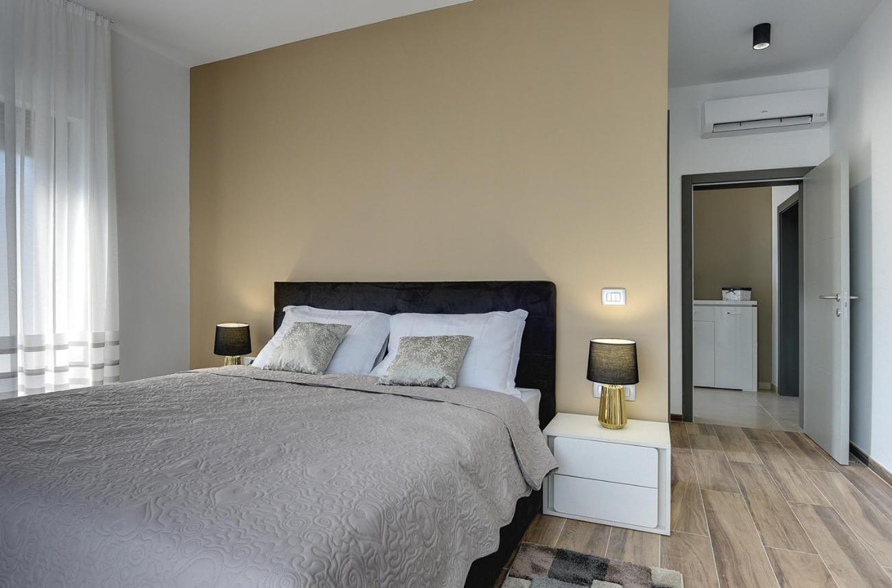 Villa Ula In Pula With Heated Pool And Sauna Luaran gambar