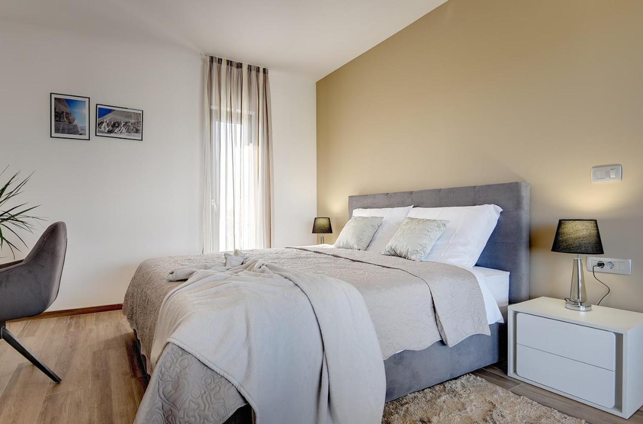 Villa Ula In Pula With Heated Pool And Sauna Luaran gambar