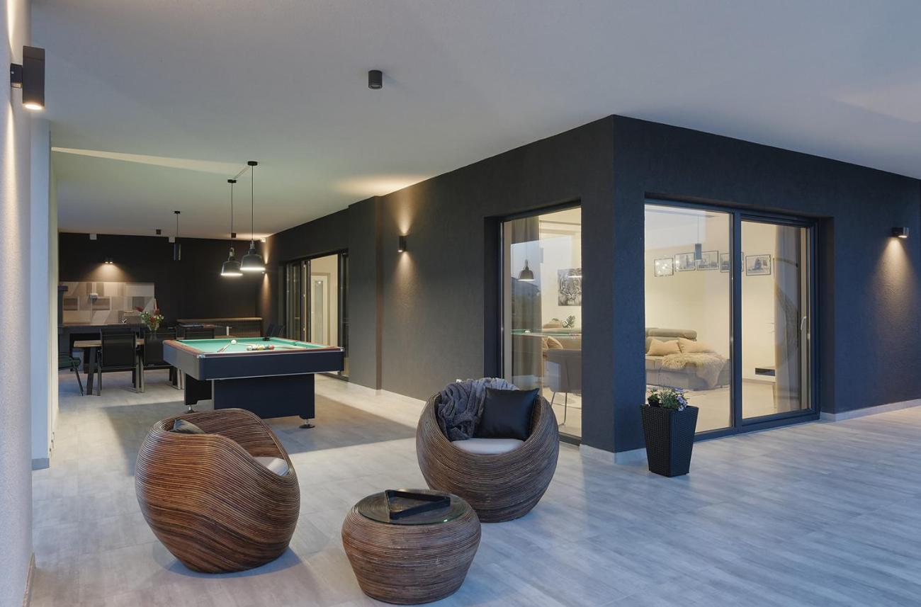 Villa Ula In Pula With Heated Pool And Sauna Luaran gambar
