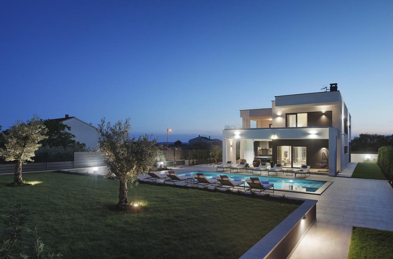 Villa Ula In Pula With Heated Pool And Sauna Luaran gambar